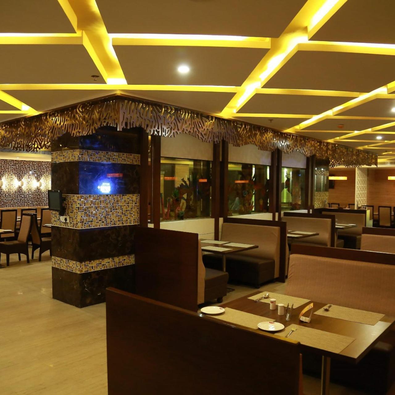 Hotel Svm Grand Medipally Hyderabad Exteriör bild