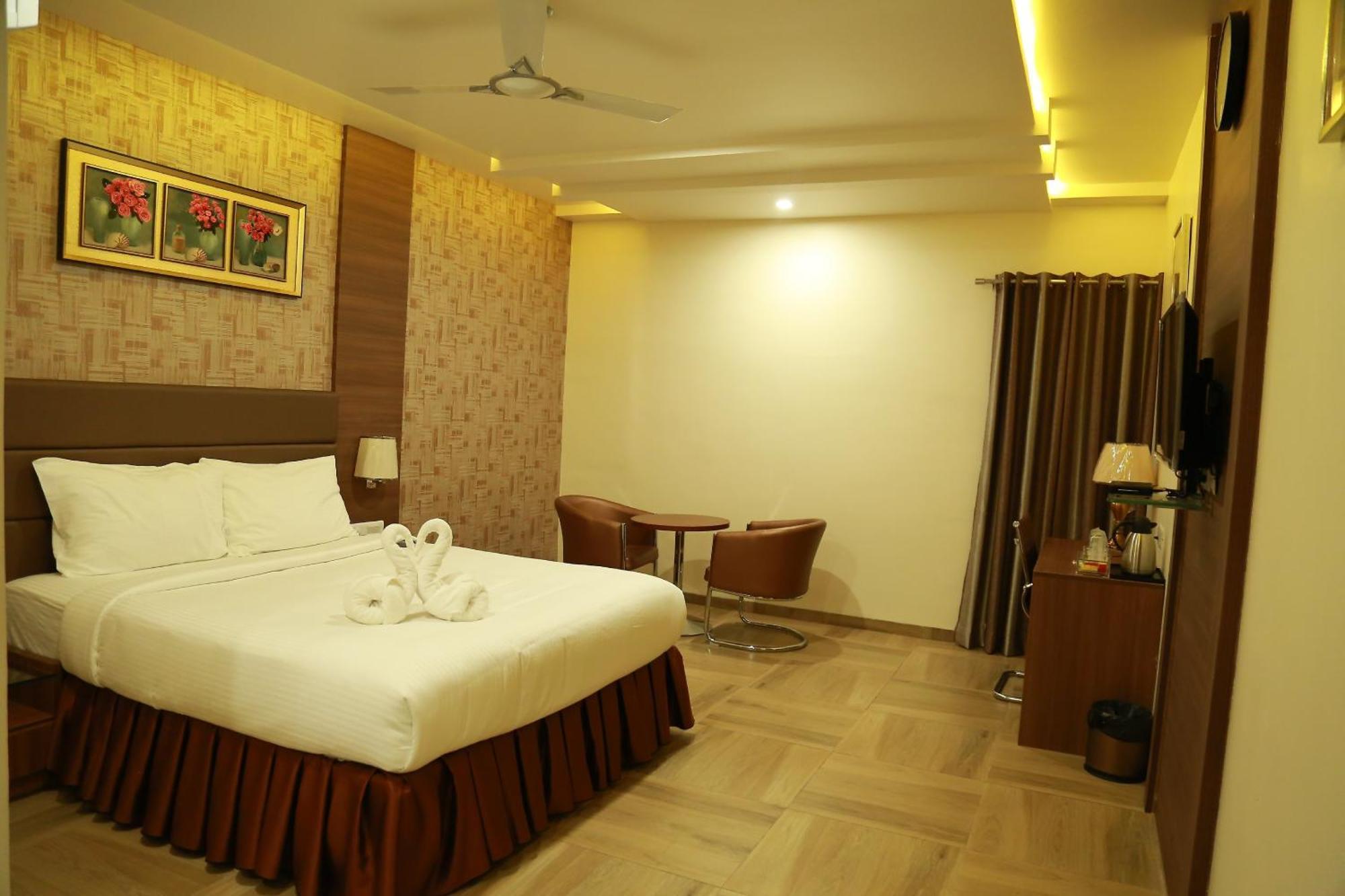 Hotel Svm Grand Medipally Hyderabad Exteriör bild
